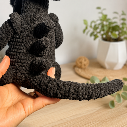 WoolyArtis™ | Emotional Support Xenomorph Crochet Plush – Handmade Space Monster Doll with Personalized Quote
